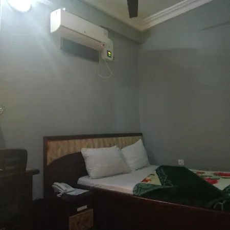 The Cullen Hotel 3*